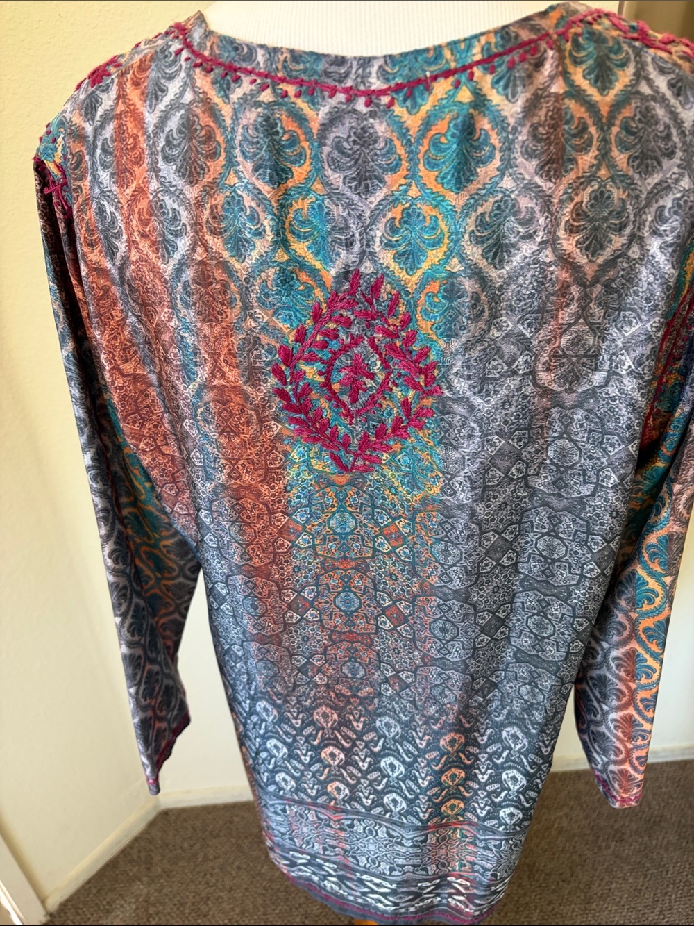 Long-Sleeve Embroidered Tunic Top in Teal and Magenta - Picture 3 of 4